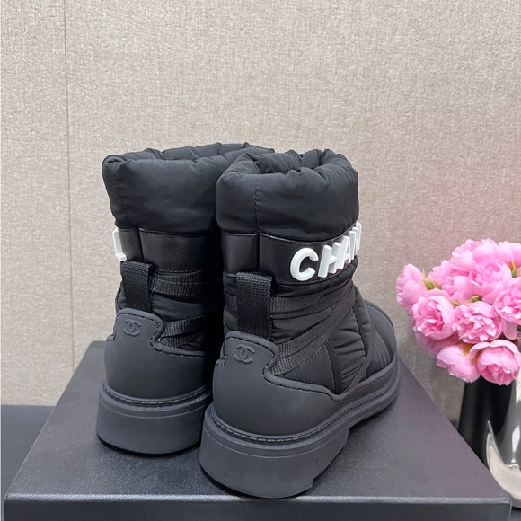 CHANEL Women's Black Quilted Winter Boots - Picture 9 of 10